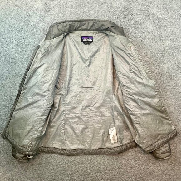 Patagonia Women's Silver Quilted Puffer Jacket - Picture 7 of 12